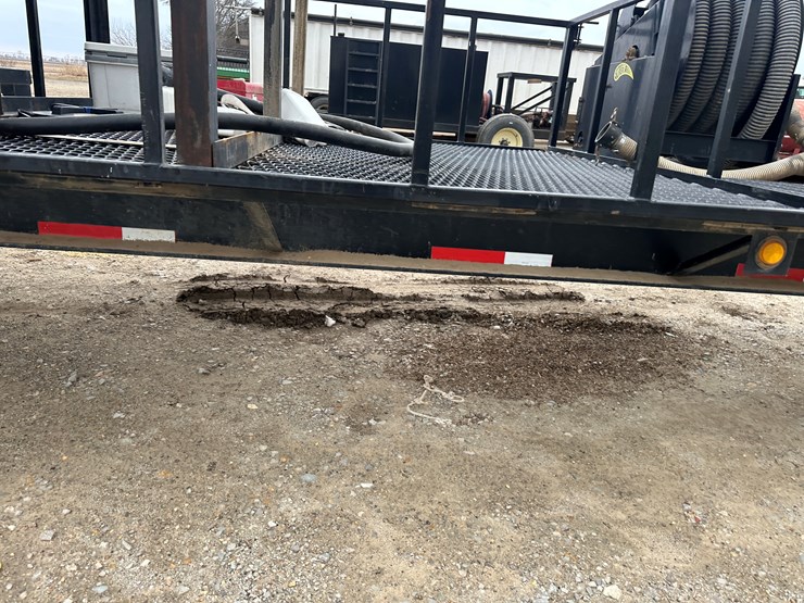 #38802-•-2022-kbh-40'-t/a-6000-gallon-nurse-trailer-vin:-1t9gn4022nc623368-image-44