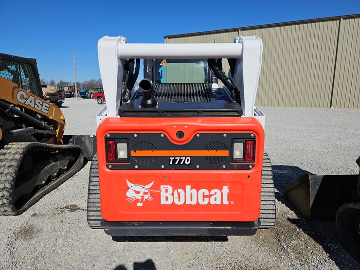 2022-bobcat-t770-image-18