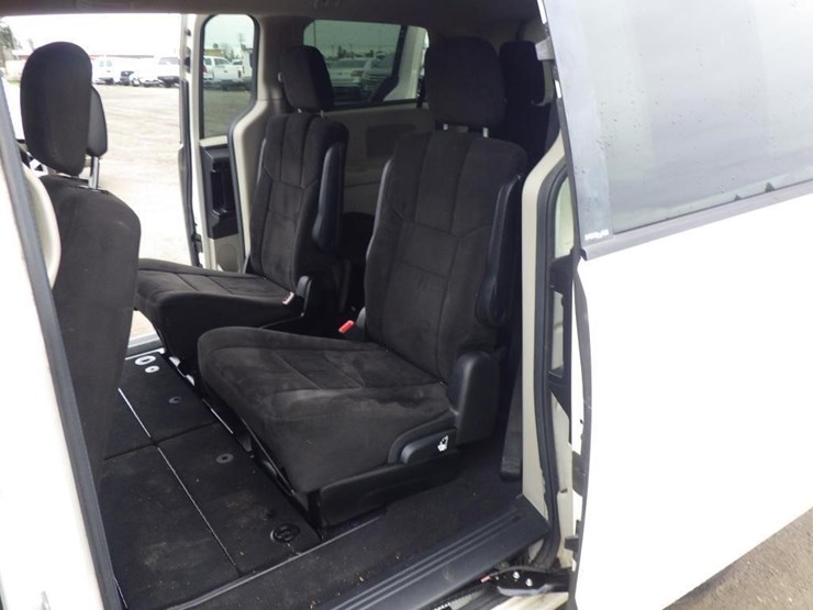 2013-dodge-grand-caravan-image-7