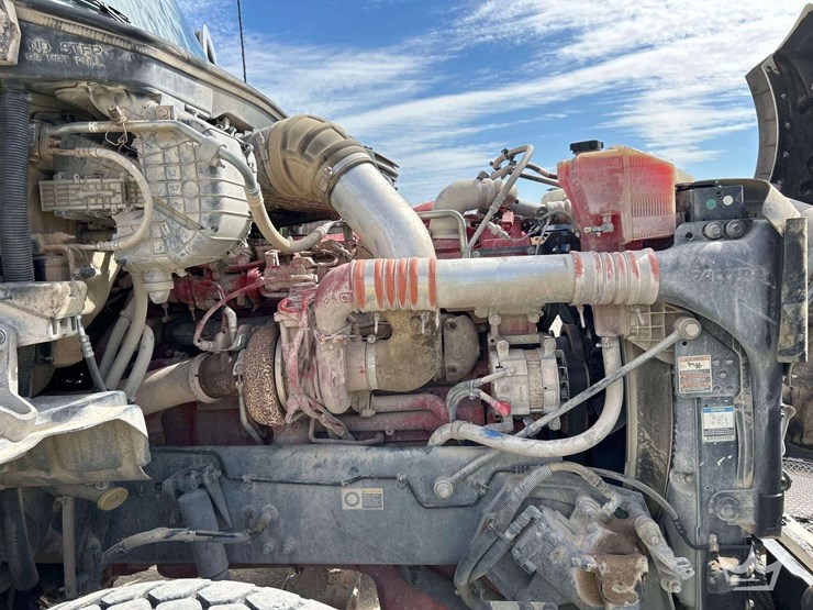 2015-kenworth-t880-image-11