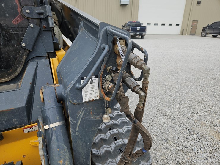 2022-deere-333g-image-6