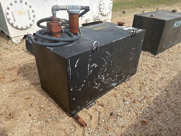 #1627-•-(2)-fuel-tanks---(1)-with-electric-pump-image-4