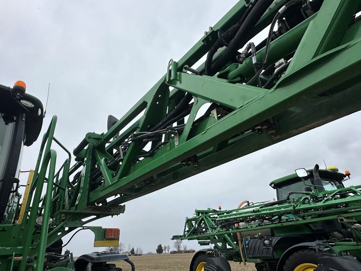 2021-john-deere-r4044-image-54