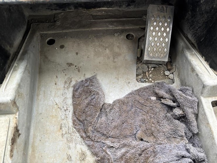 caterpillar-246c-image-30