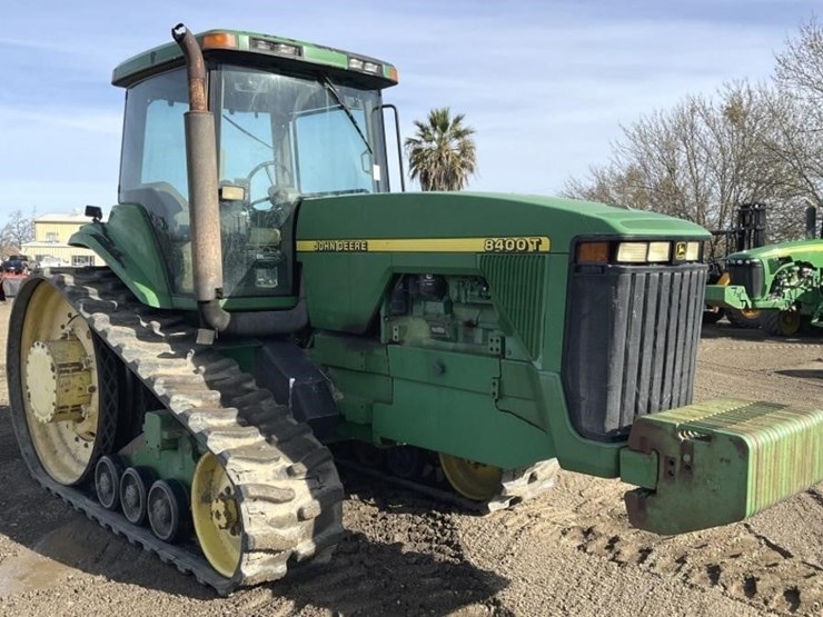 john-deere-8400t-image-1
