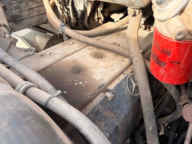 2001-tk-sterling-m5500-chassis-image-16