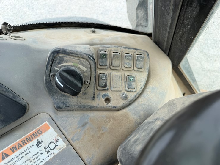 2022-case-580sn-image-15