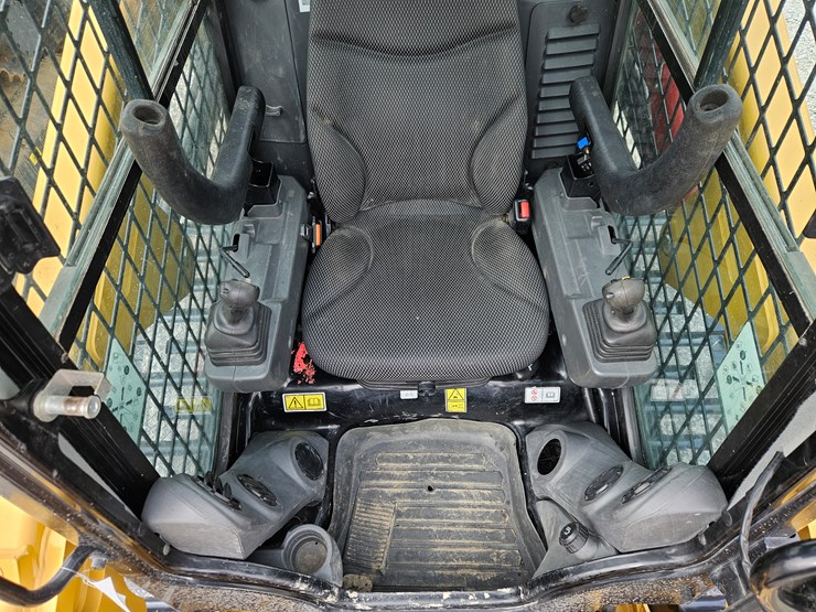 2022-caterpillar-279d3-image-9