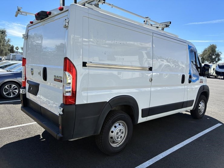 2021-utility-van-image-3