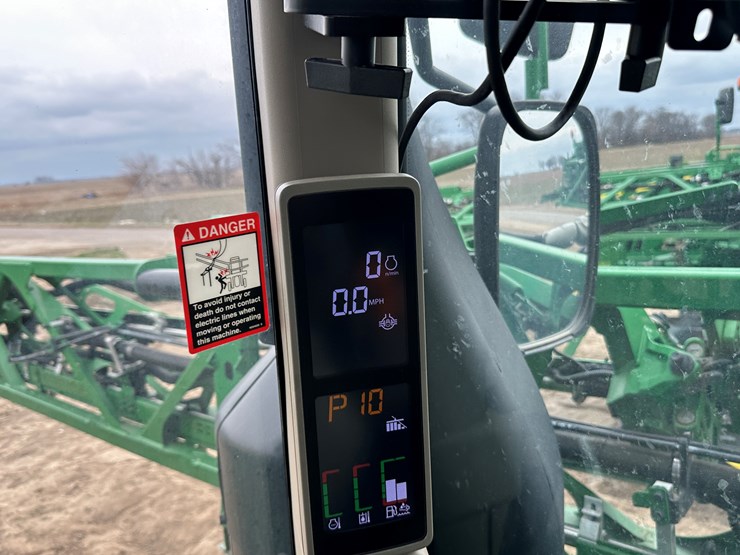 2021-john-deere-r4038-image-106