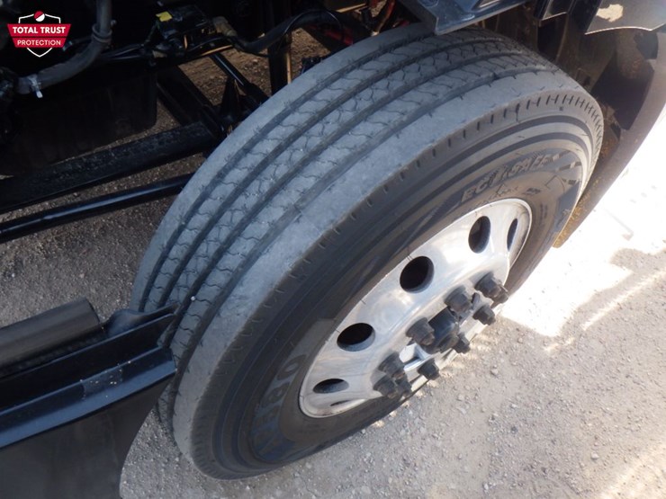 2022-freightliner-cascadia-116-image-19