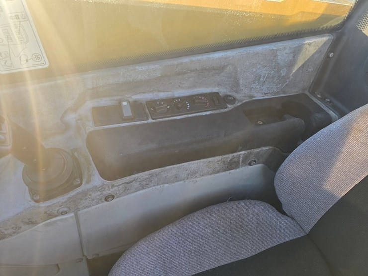 2009-caterpillar-th406-image-19