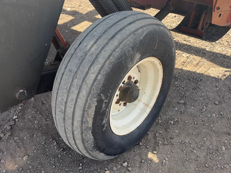 hesston-1160-image-19