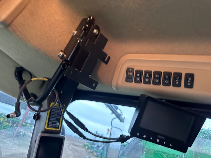 2021-john-deere-cp690-image-112