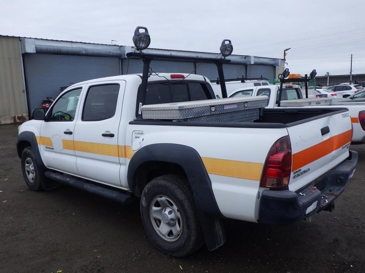 2013-toyota-tacoma-image-4