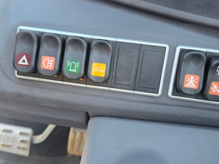 2015-manitou-mt625h-image-23