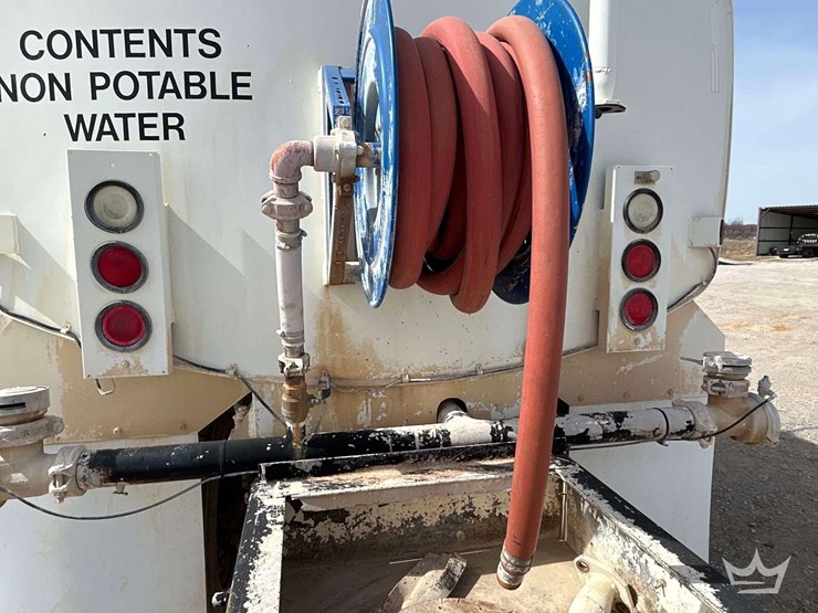 2001-peterbilt-330-image-27