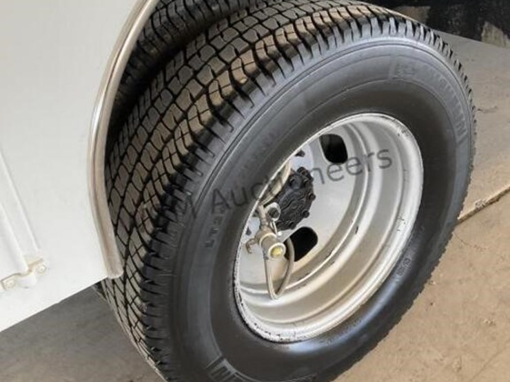 2016-ford-f350-image-8