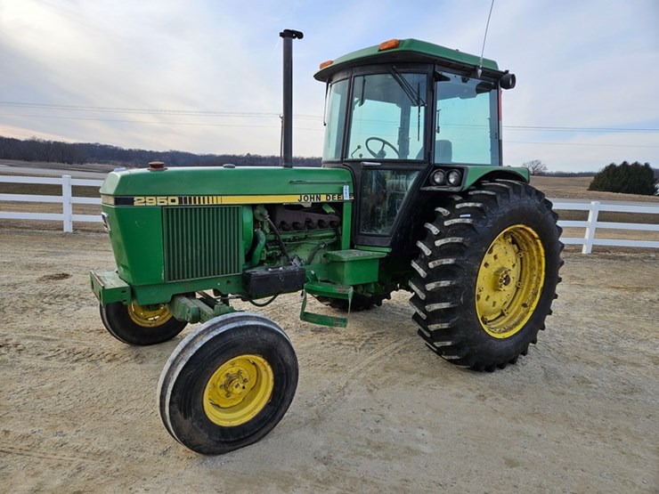 john-deere-2950-image-1