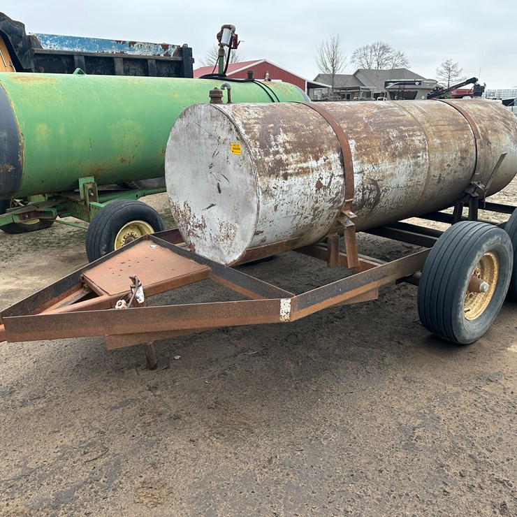 #40122 • 1750gal Fuel Trailer w/Pump