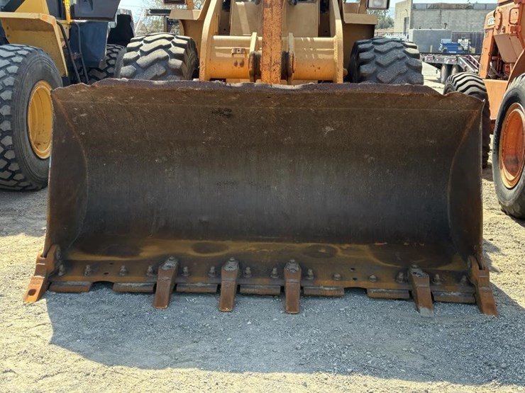 2015-case-570l-xt-image-7