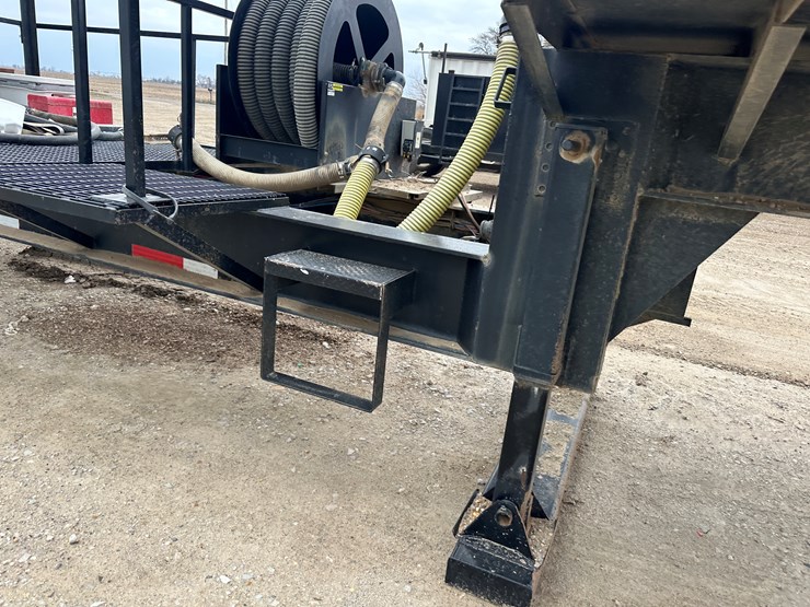 #38802-•-2022-kbh-40'-t/a-6000-gallon-nurse-trailer-vin:-1t9gn4022nc623368-image-35