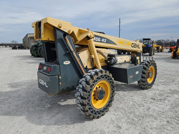 2015-gehl-rs6-42-image-16