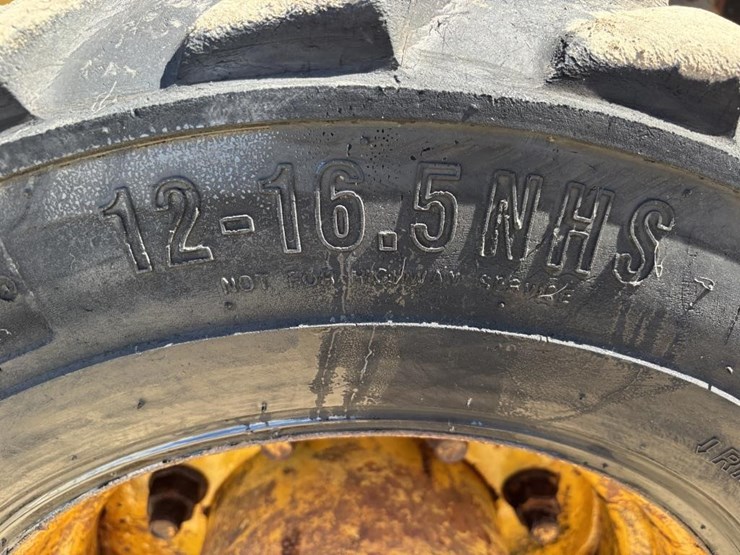 2017-deere-210lep-image-24