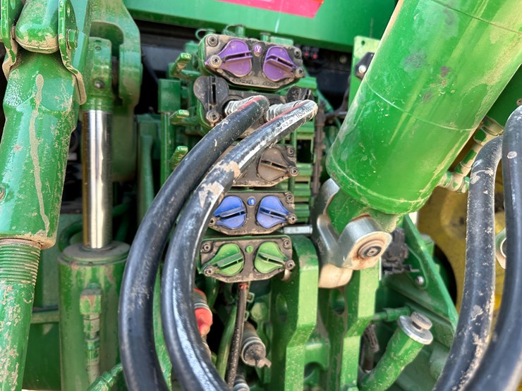 2023-john-deere-8r-250-image-24