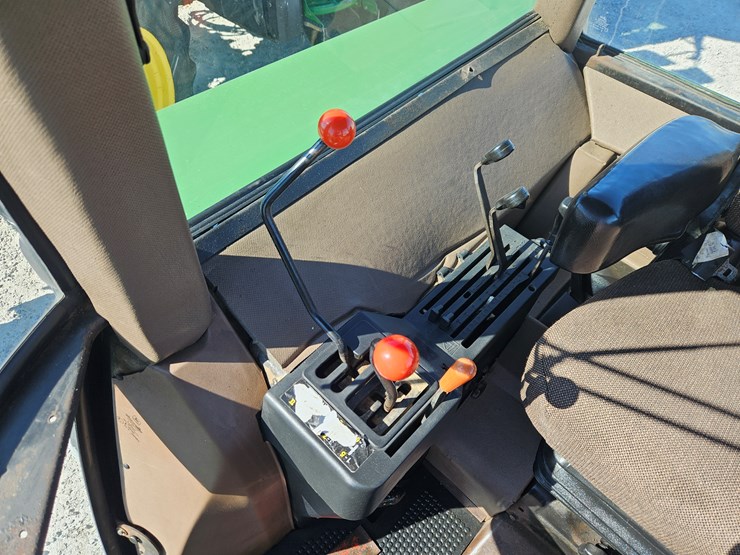 1986-john-deere-3150-image-15