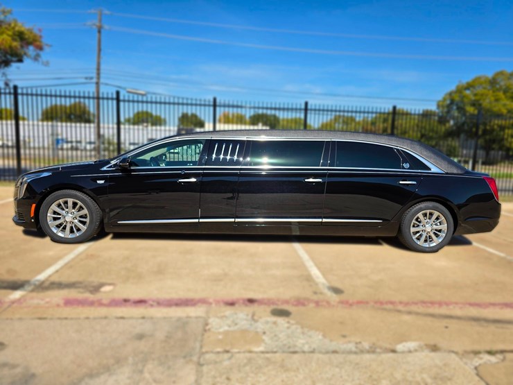 2019-cadillac-sayers-and-scovill-70in-limo-w-only-7729-miles-image-9