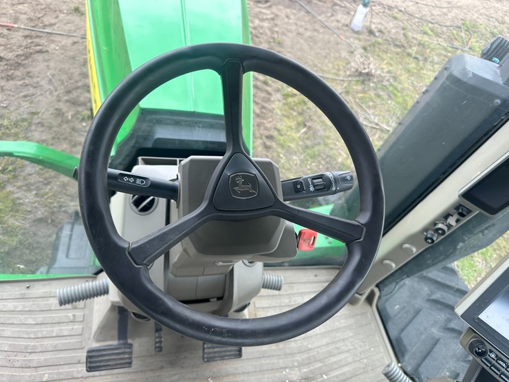 2021-john-deere-8rt-340-image-89