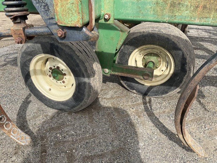 john-deere-24-image-16