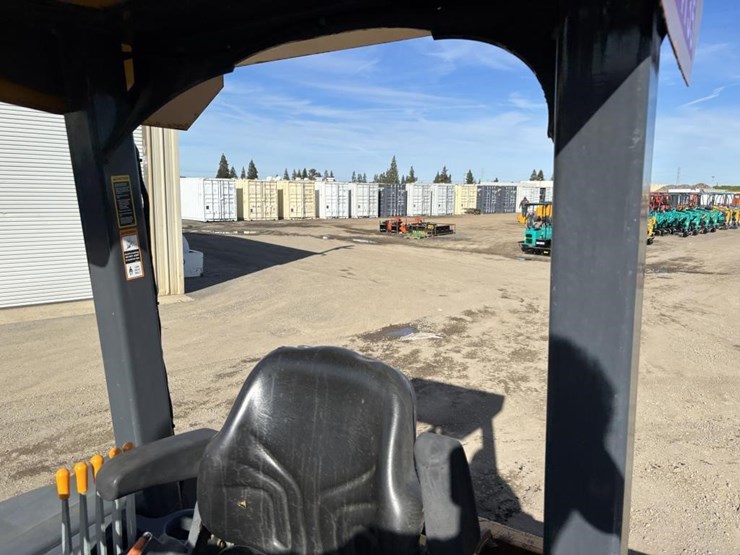 2018-deere-210lep-image-39