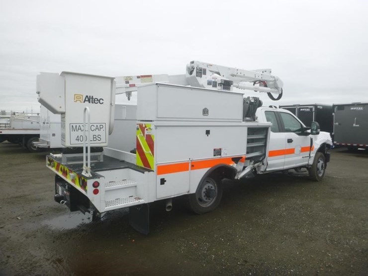 2022-ford-f550-image-3