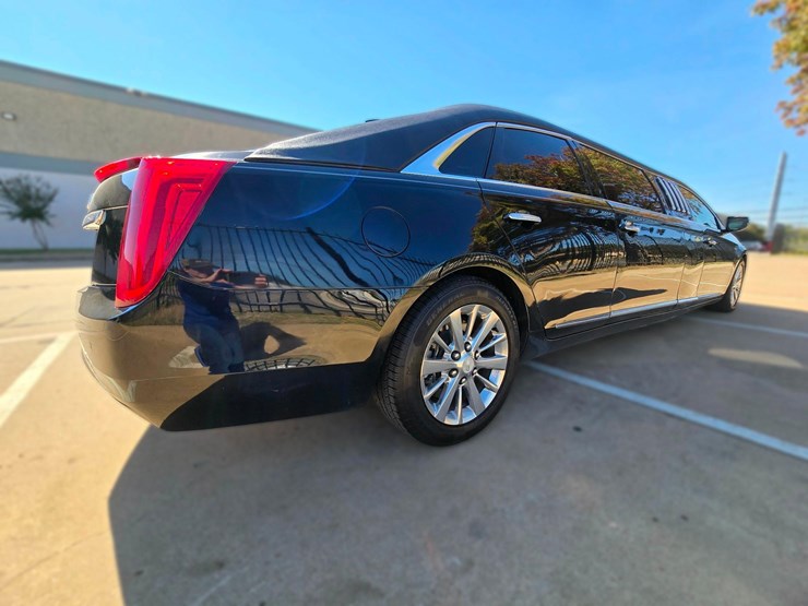 2017-cadillac-federal-70in-limo-w-27466-miles,-premium-federal-coachwork,-luxury-transport-image-7