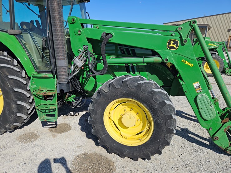 2014-john-deere-6140m-image-6