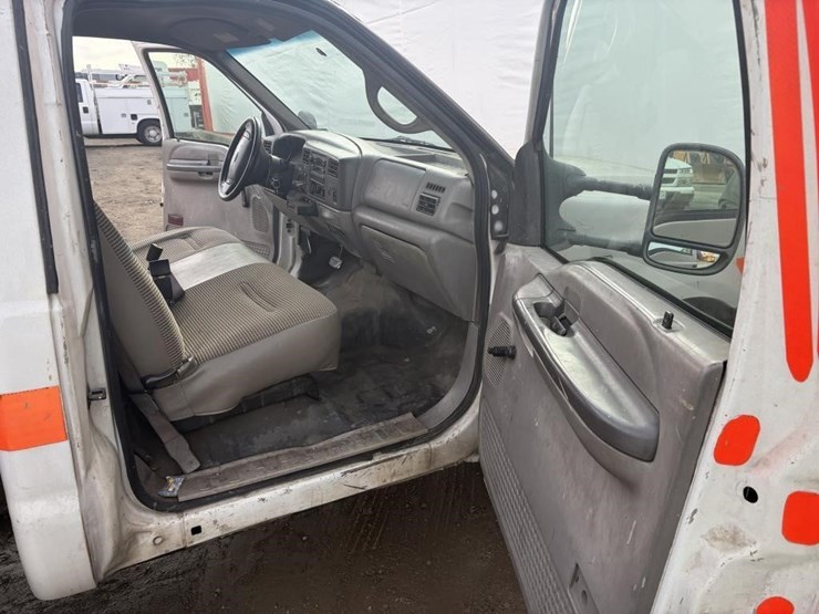 2004-ford-f350-image-9