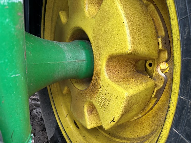 2012-john-deere-8335r-image-11