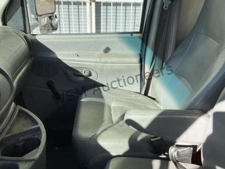 2007-ford-e450-image-19