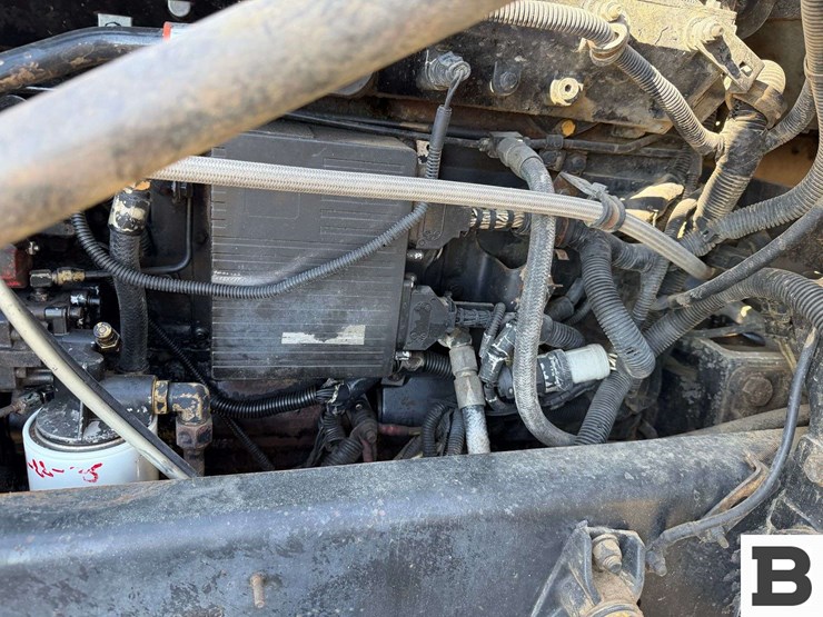 1992-freightliner-fld120-image-38