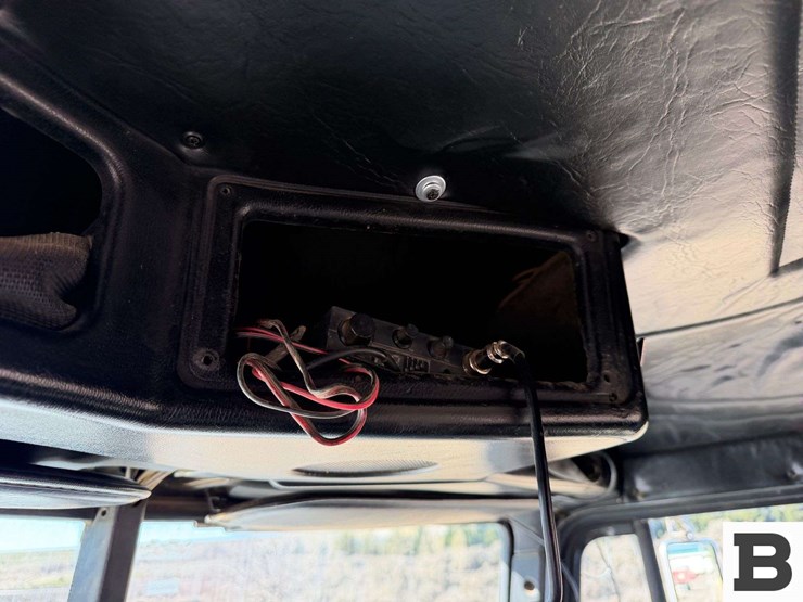 1992-freightliner-fld120-image-60