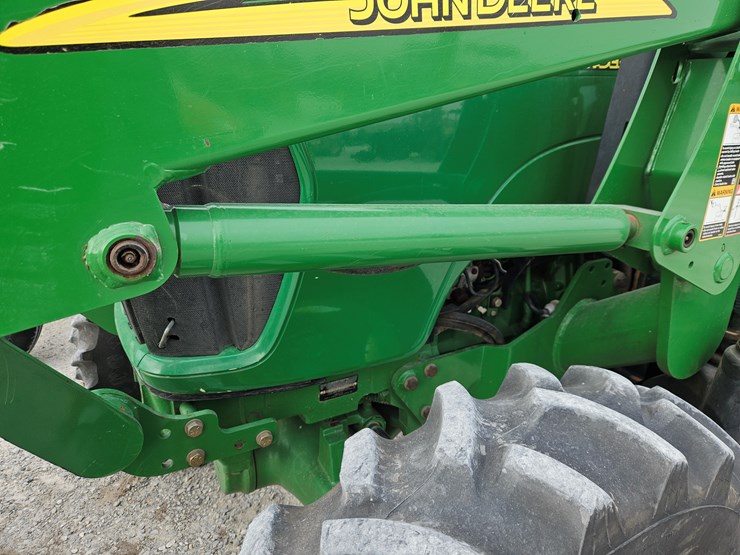2013-john-deere-5075e-image-8