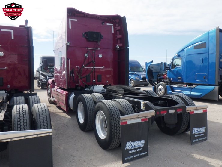 2023-peterbilt-579-image-13