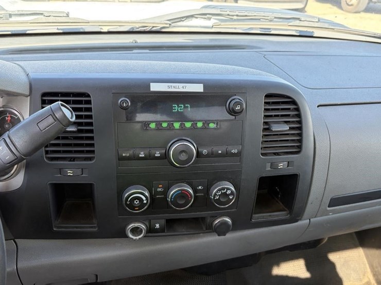 2011-chevrolet-2500-image-11