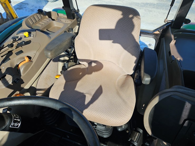 2014-john-deere-5100e-image-11