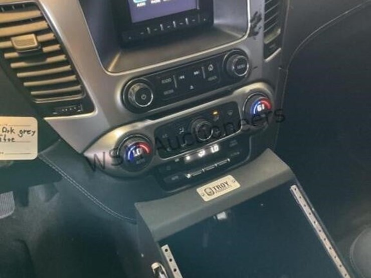 2016-chevrolet-tahoe-image-19