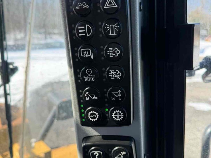 2013-caterpillar-972k-image-18