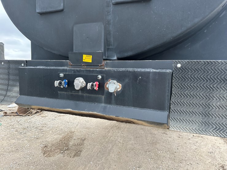 #38802-•-2022-kbh-40'-t/a-6000-gallon-nurse-trailer-vin:-1t9gn4022nc623368-image-26