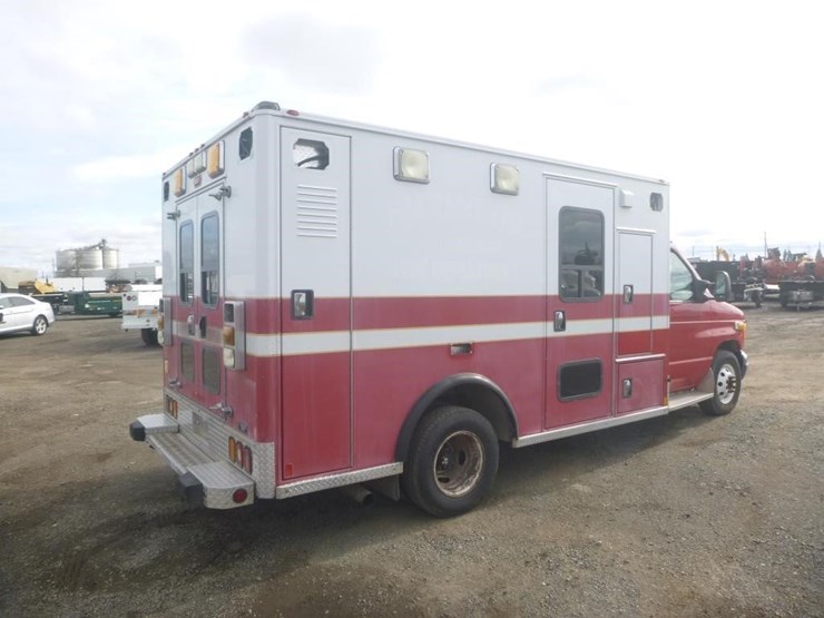 2005-ford-e450-image-3